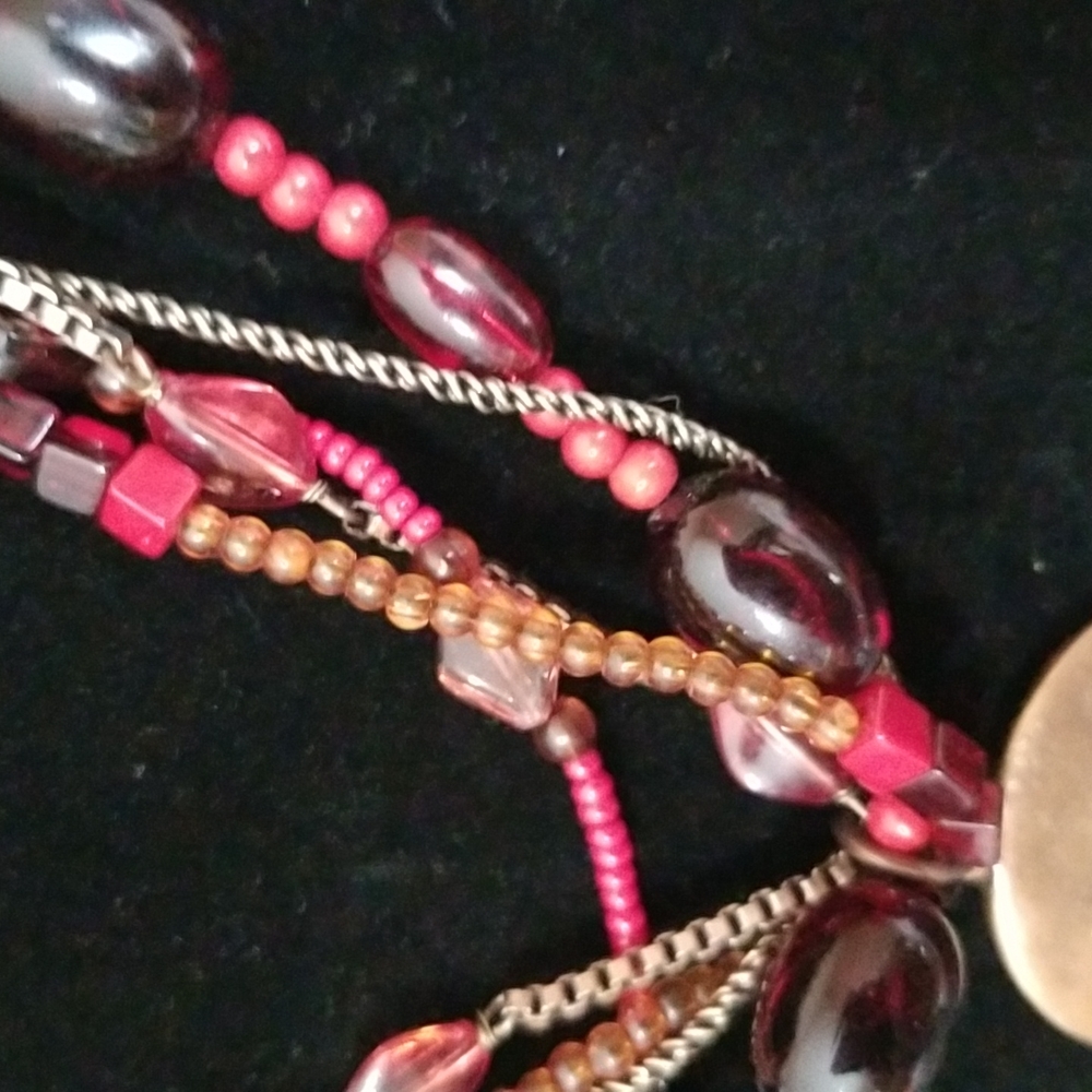 3 for 20. Vintage  red and gold  beaded  necklace. - Picture 9 of 9